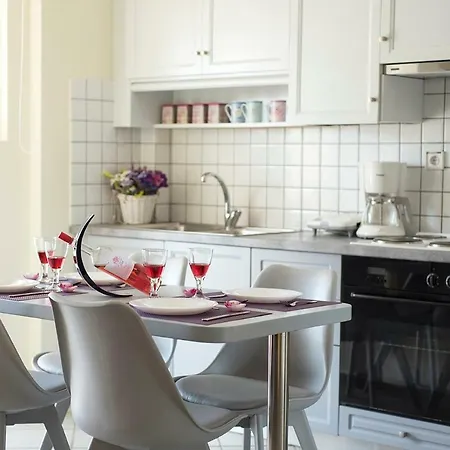 شقة Destinesia Luxury Apt With Balcony,2min From The Sea غزيلوكاسترون