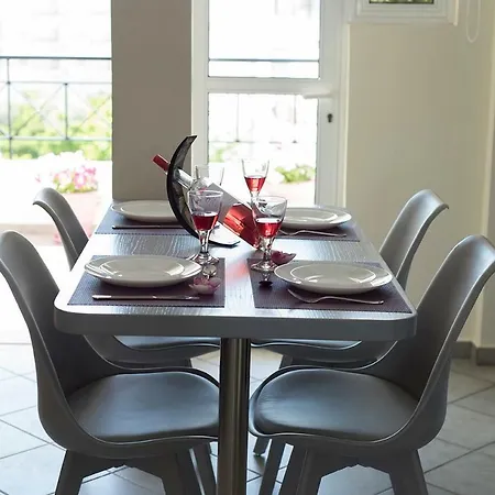 公寓 Destinesia Luxury Apt With Balcony,2min From The Sea *